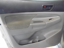 2005 Toyota Tacoma Silver SR5 Crew Cab 4.0L AT 2WD #Z24762